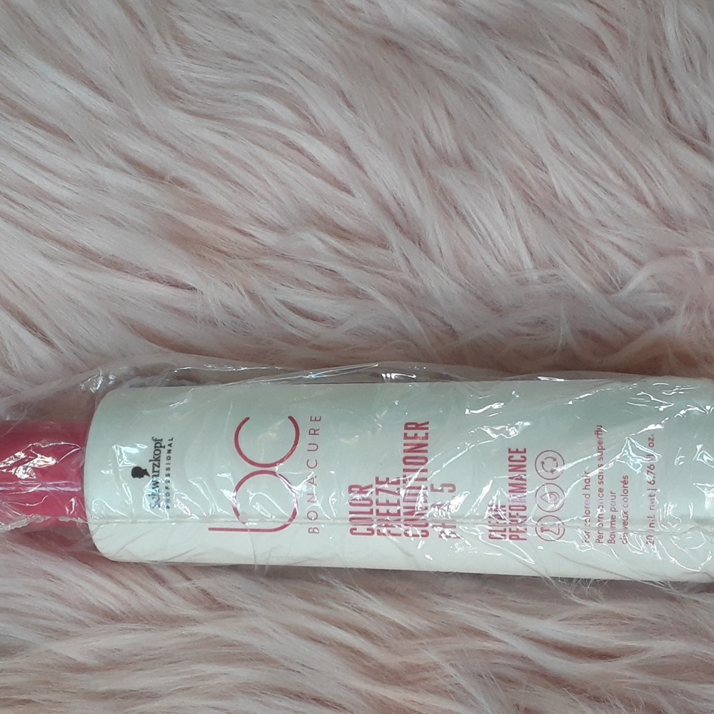 Brand New SCHWARZKOPF COLOR FREEZE CONDITIONER